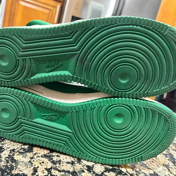 Nike Green High-Top Sneakers - Picture 4 of 4